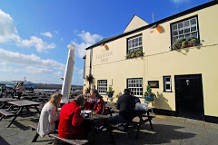Lighter Inn tosham, Devon. People sat outside.